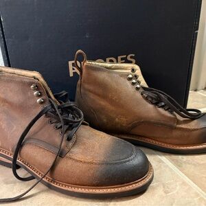 Men's Brown Leather Chukka Boots with Lace-Up Ankle Support